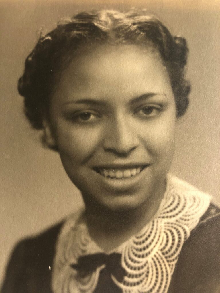 Doris Elaine Saunders, Black Educator Hall of Fame
